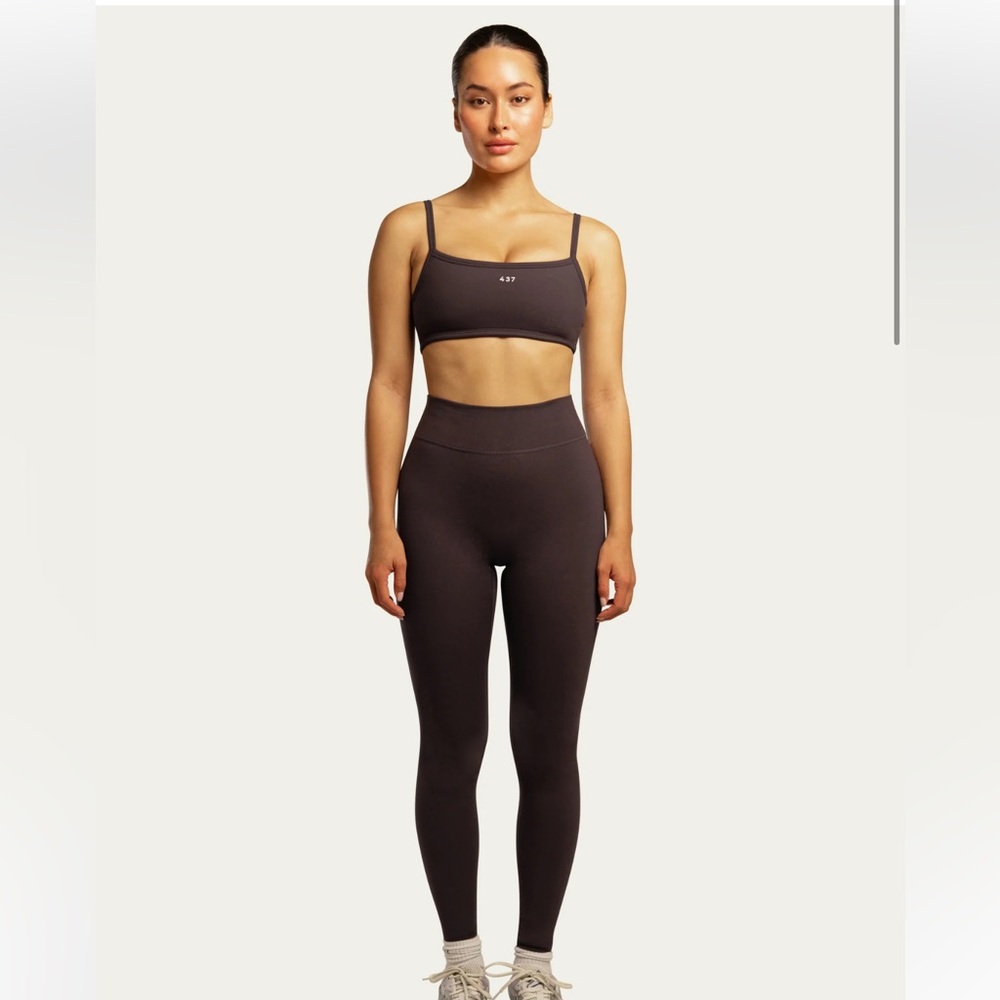 437 Essentials Leggings in Espresso